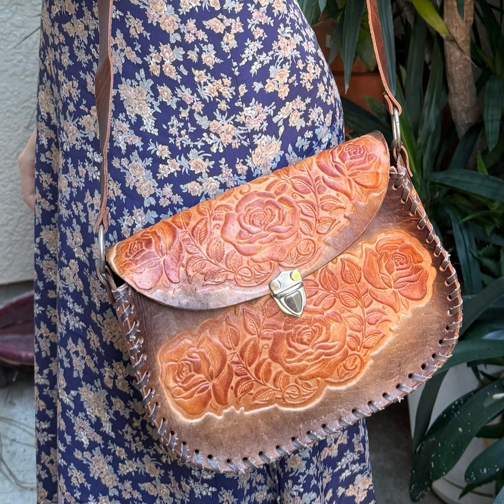 New Vintage Tool Made Floral Embossed Leather Shoulder Bag